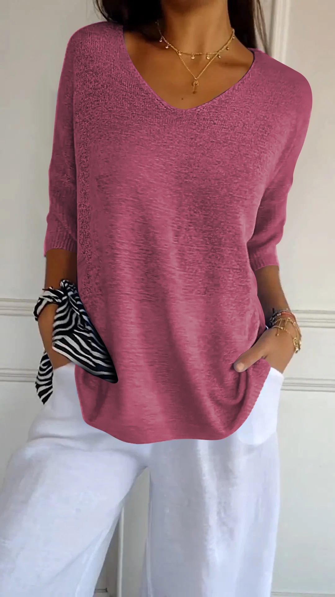 Rivah | Timeless V-Neck Top