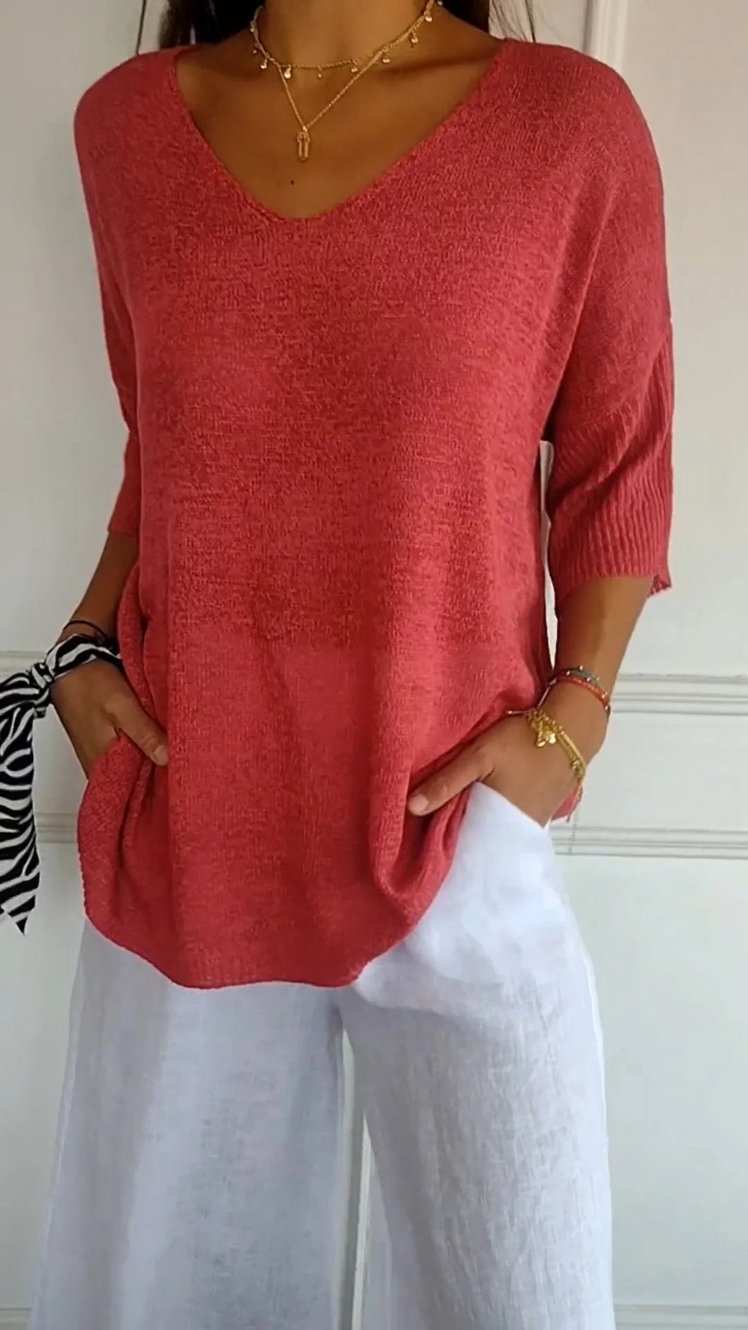 Rivah | Timeless V-Neck Top