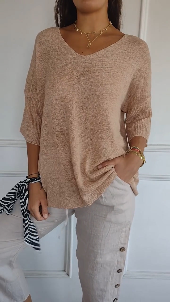 Rivah | Timeless V-Neck Top