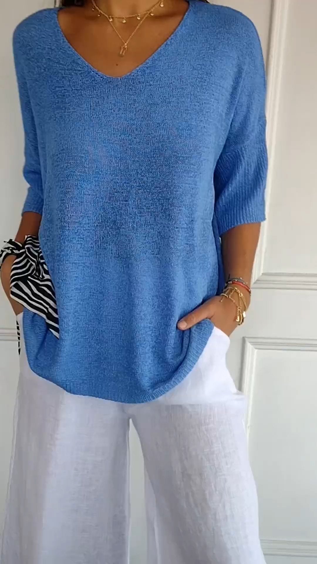 Rivah | Timeless V-Neck Top