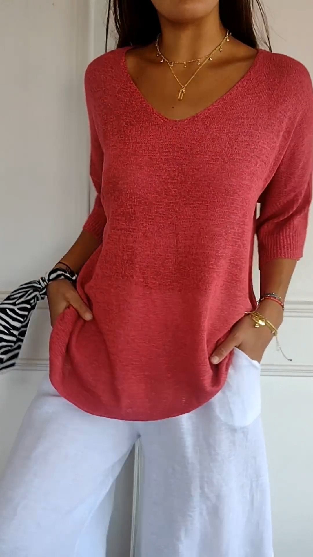 Rivah | Timeless V-Neck Top