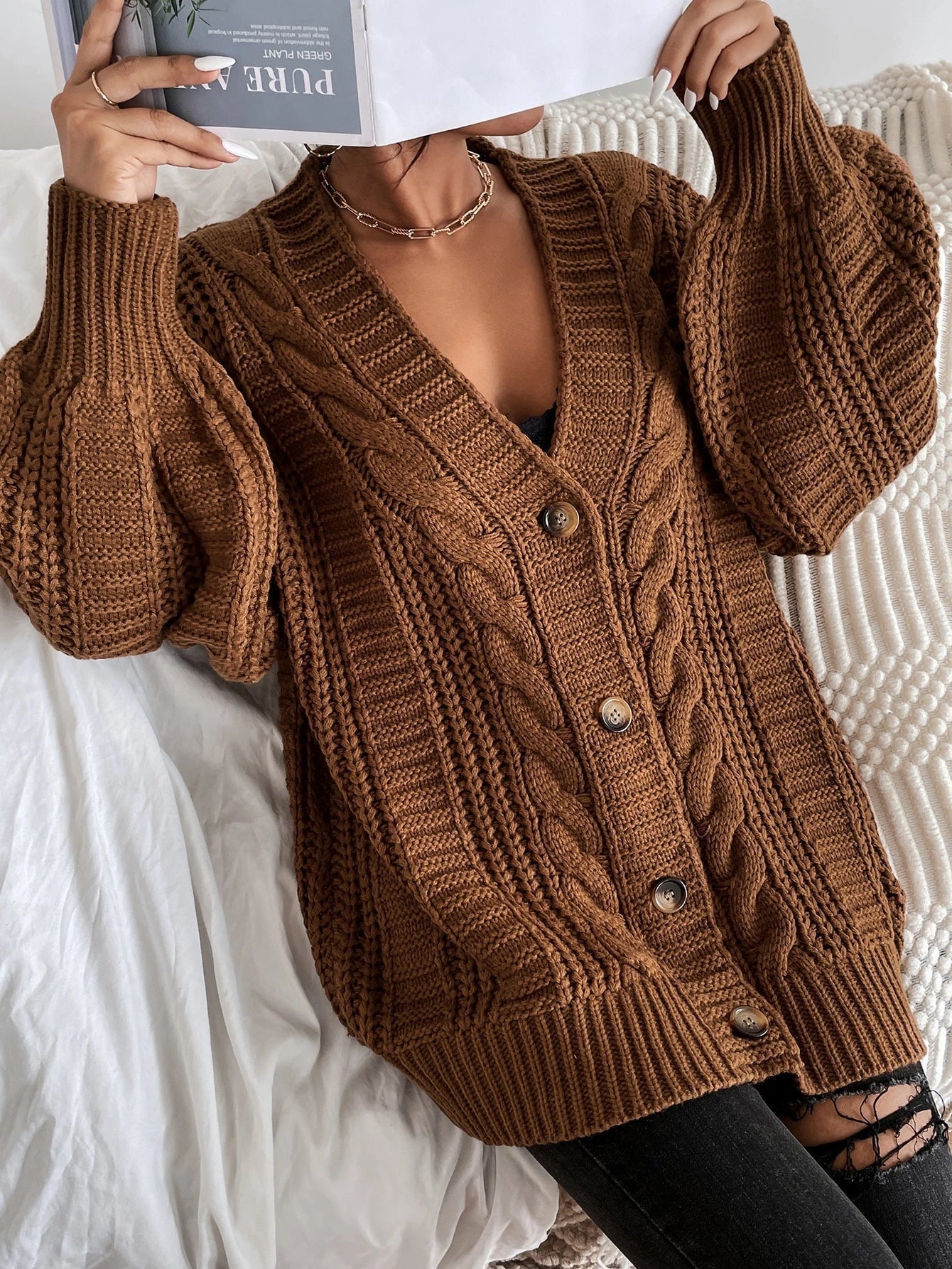 Saanvi | Oversized Chunky Cable Knit Cardigan