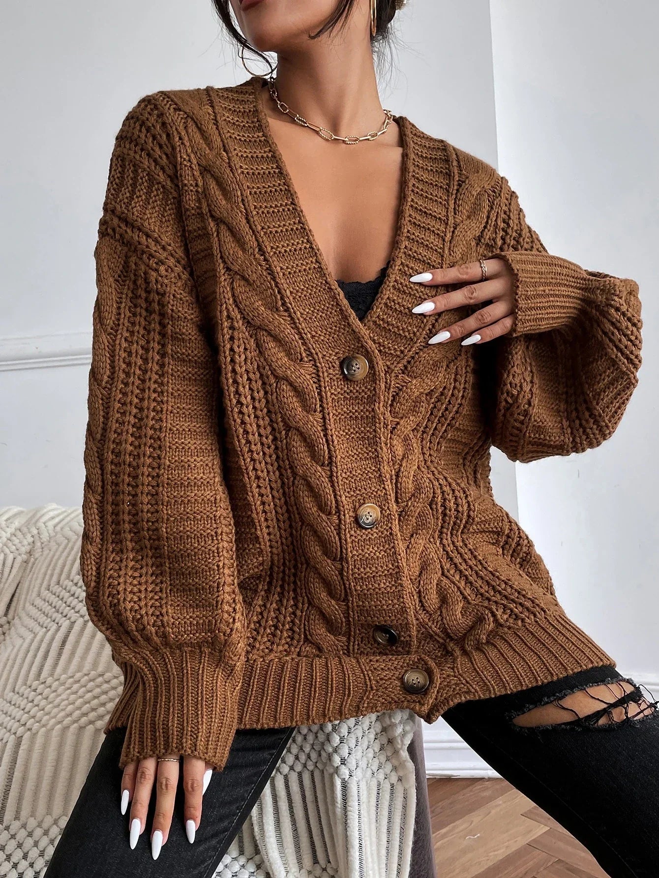 Saanvi | Oversized Chunky Cable Knit Cardigan