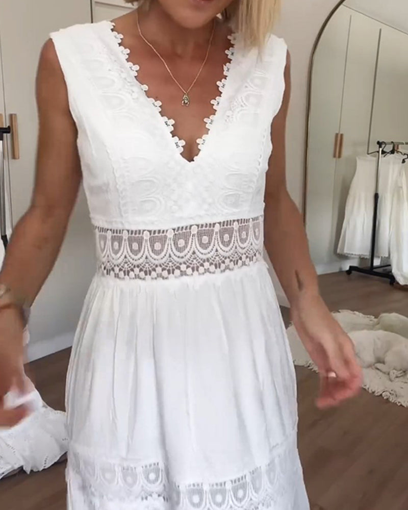 Sally | Handcrafted Lace Dress with V-Neckline