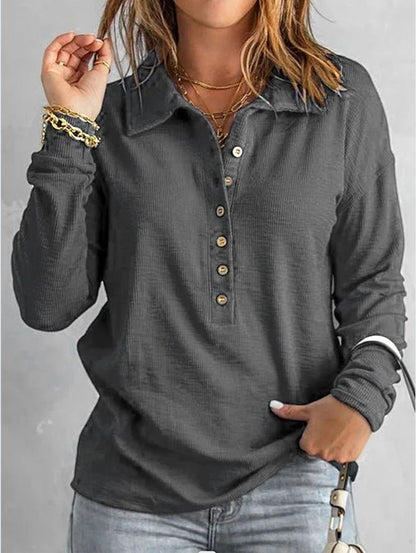 Tuiora | Timeless Buttoned Top
