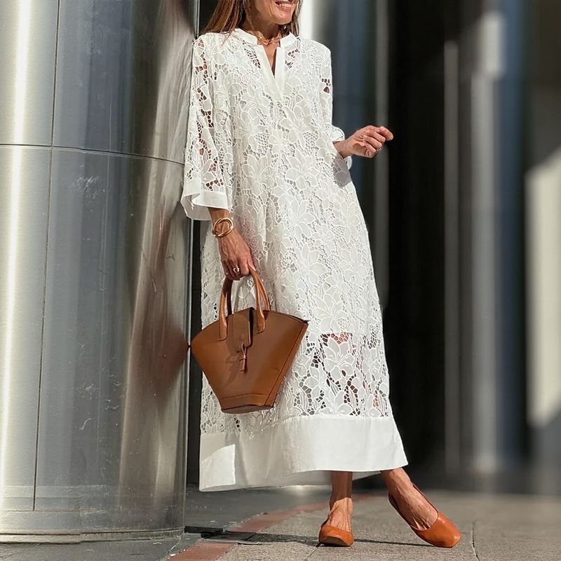 Winika  | Dress in Floral Lace