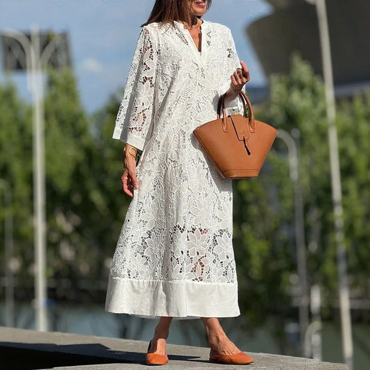 Winika  | Dress in Floral Lace