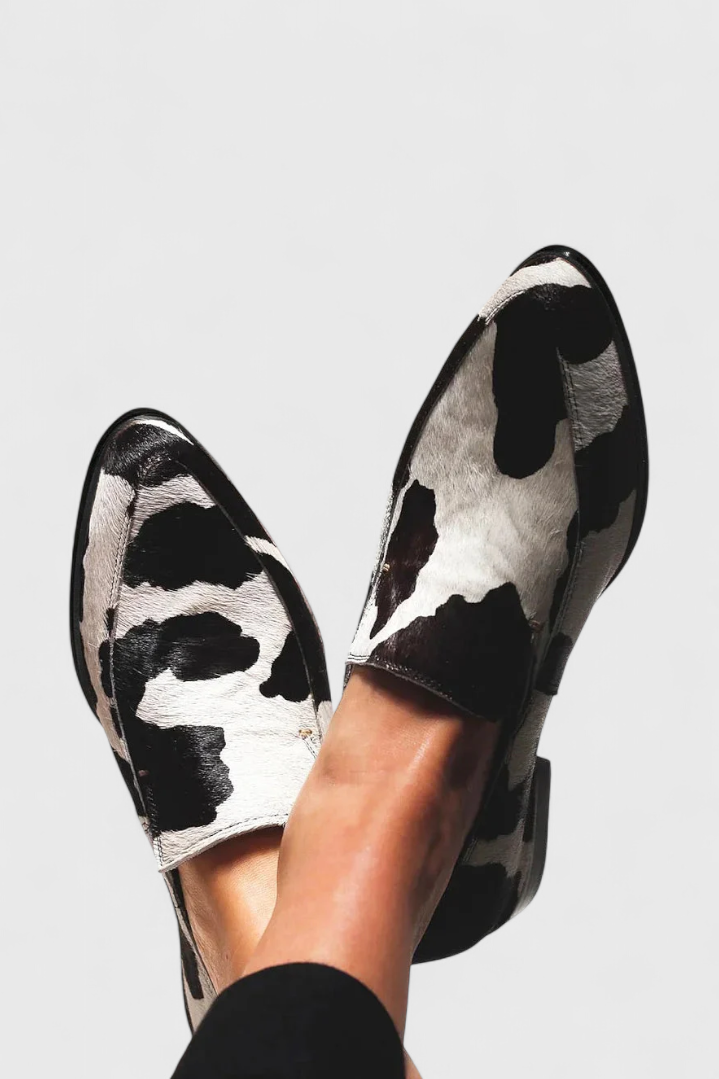 Elegant Macarena Low-Heeled Loafers with Animal Print